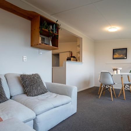 Muriwai Lodge Экстерьер фото